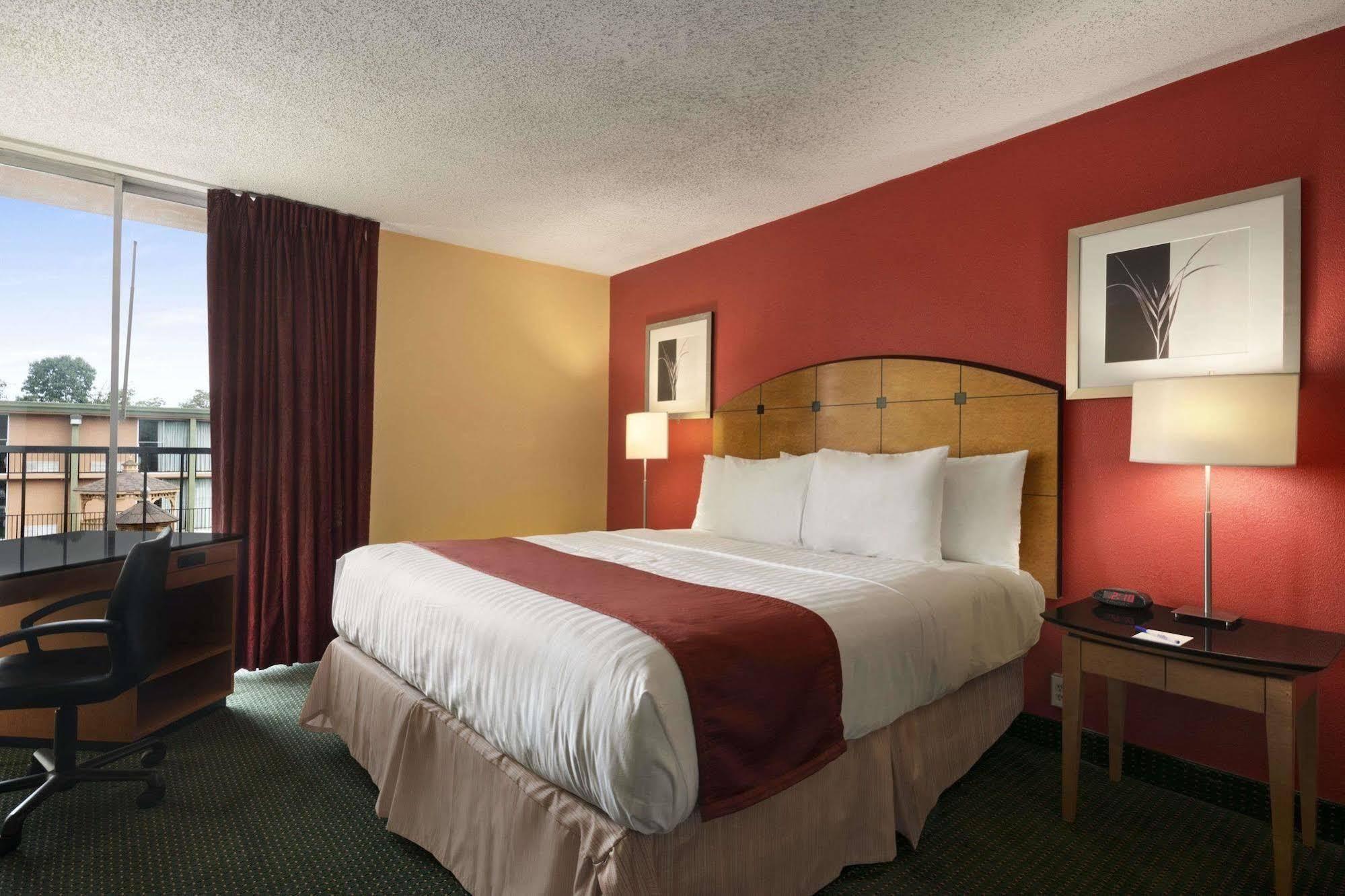 Hotel Baymont By Wyndham Salem Roanoke Area Exterior foto