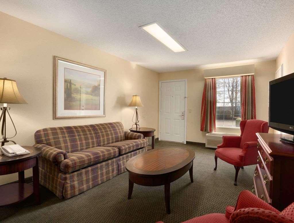 Hotel Baymont By Wyndham Salem Roanoke Area Habitación foto